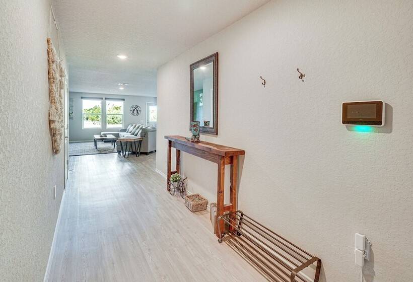 Spacious San Antonio Home ~ 10 Mi To Downtown!