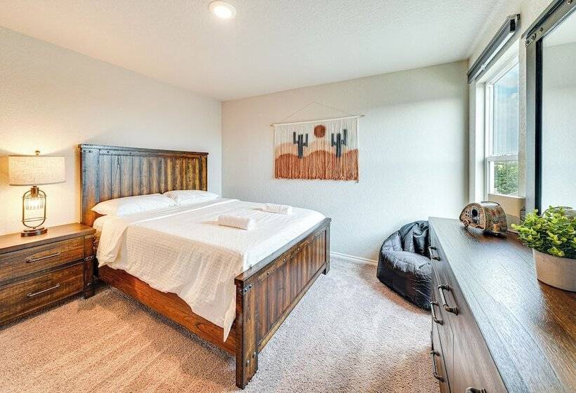 Spacious San Antonio Home ~ 10 Mi To Downtown!