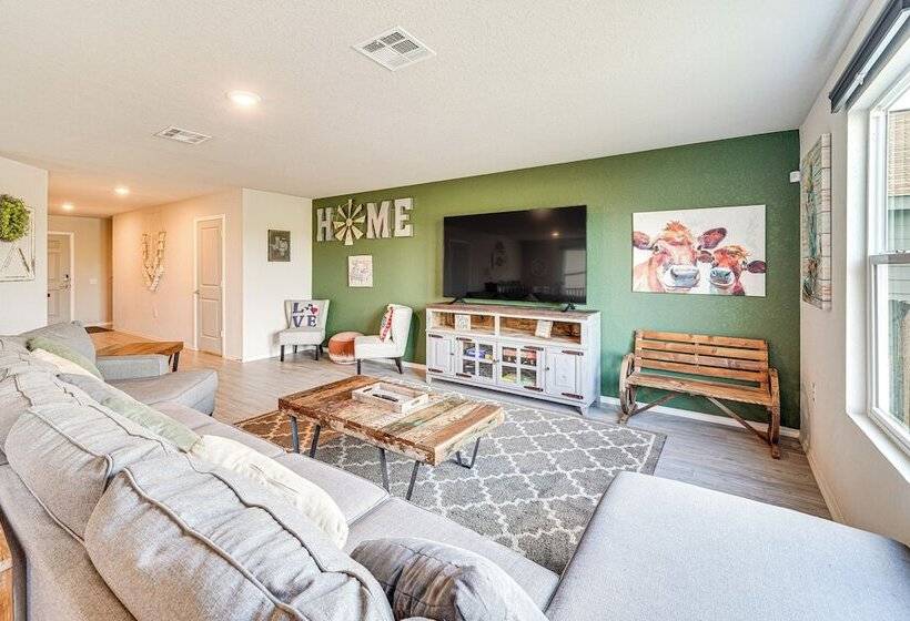 Spacious San Antonio Home ~ 10 Mi To Downtown!