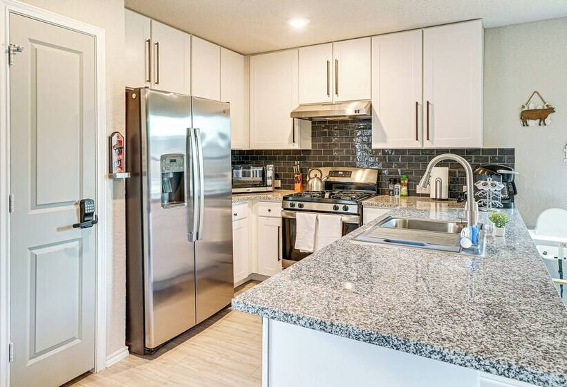 Spacious San Antonio Home ~ 10 Mi To Downtown!