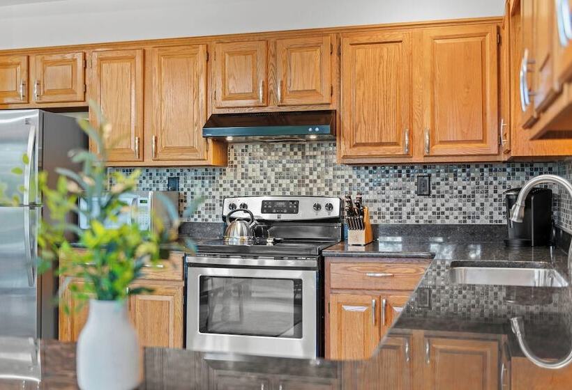 Summit Shores Tranquil Escape Designed For Groups W/ Fire Pit + Game Room