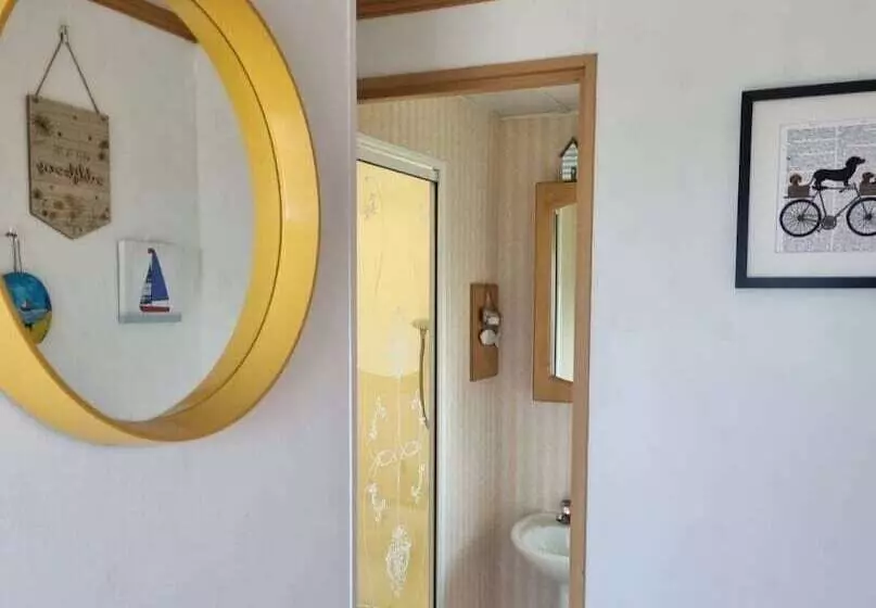 Watergate Lane Hideout