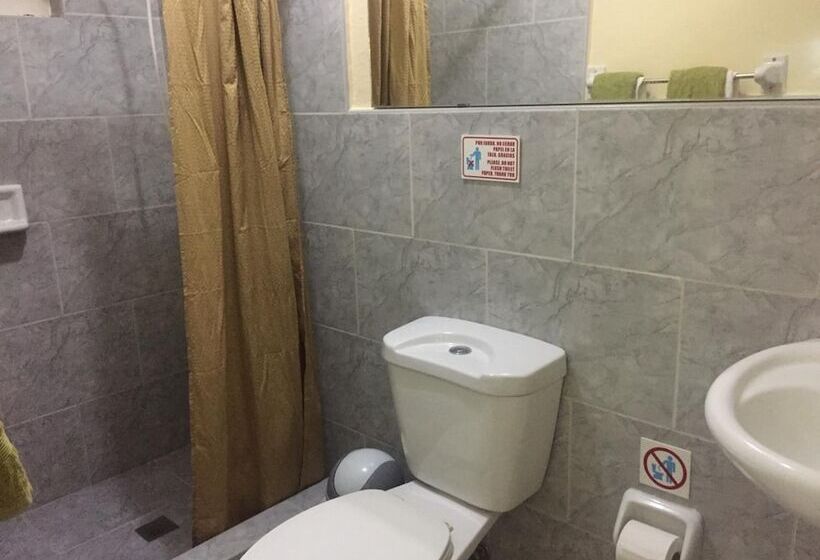 تختخواب و صبحانه Hostal Plaza