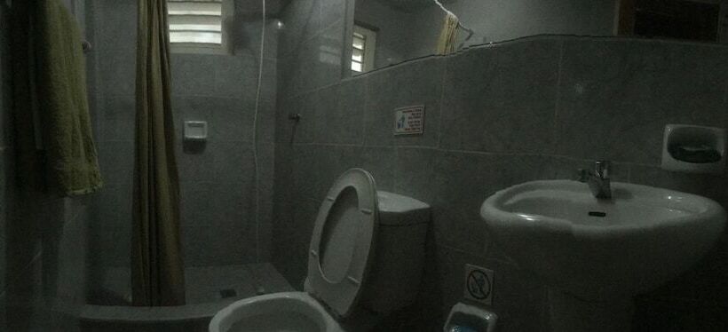 تختخواب و صبحانه Hostal Plaza