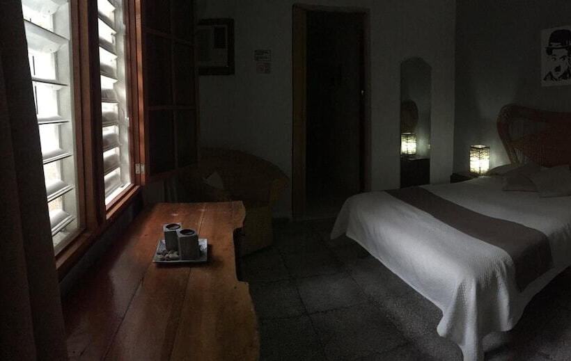 تختخواب و صبحانه Hostal Plaza