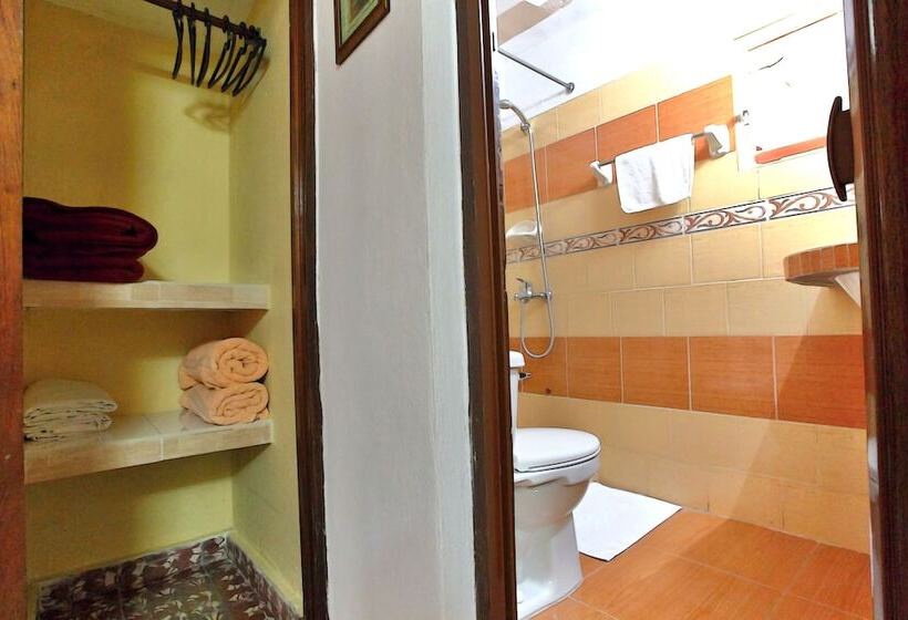 پانسیون Hostal Selfa