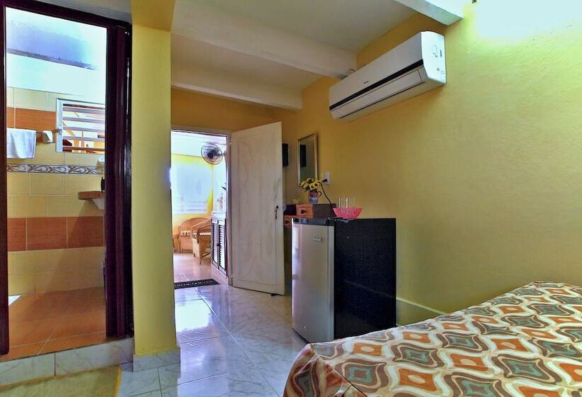 پانسیون Hostal Selfa