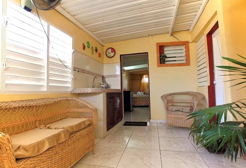 پانسیون Hostal Selfa