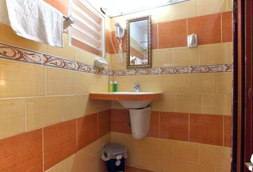 پانسیون Hostal Selfa