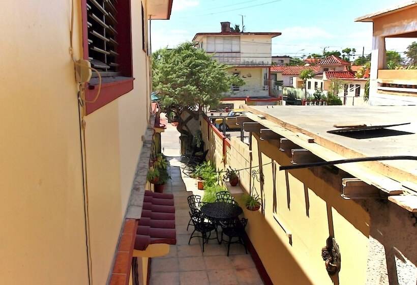 پانسیون Hostal Selfa