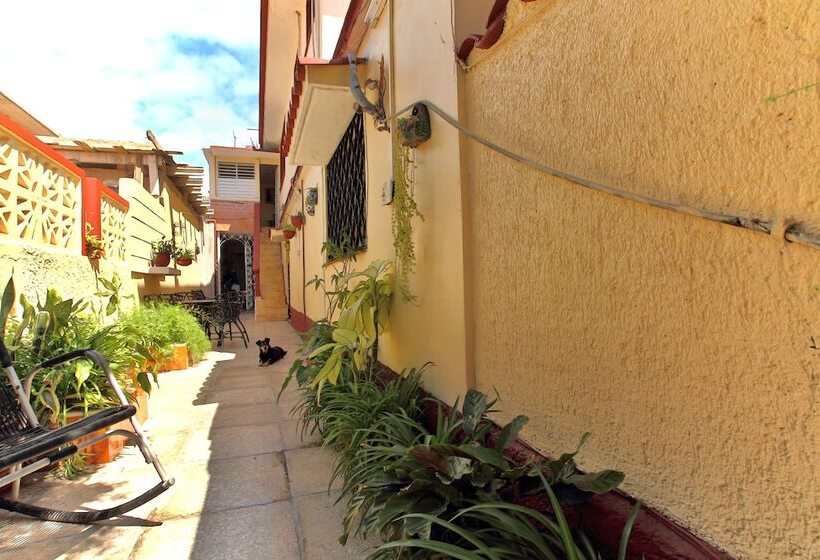 پانسیون Hostal Selfa