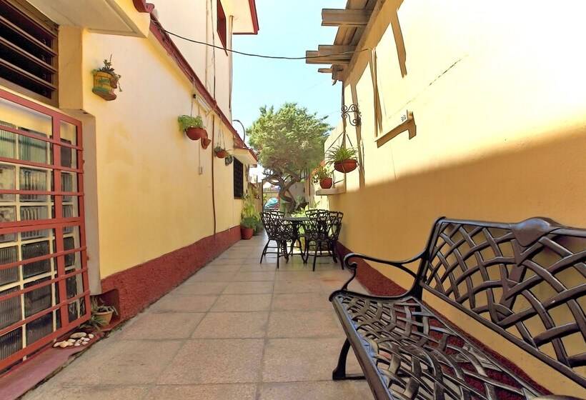 پانسیون Hostal Selfa