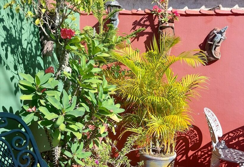 Majatalo Hostal Solaire