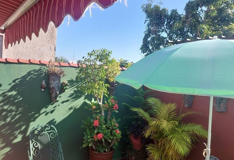 Majatalo Hostal Solaire