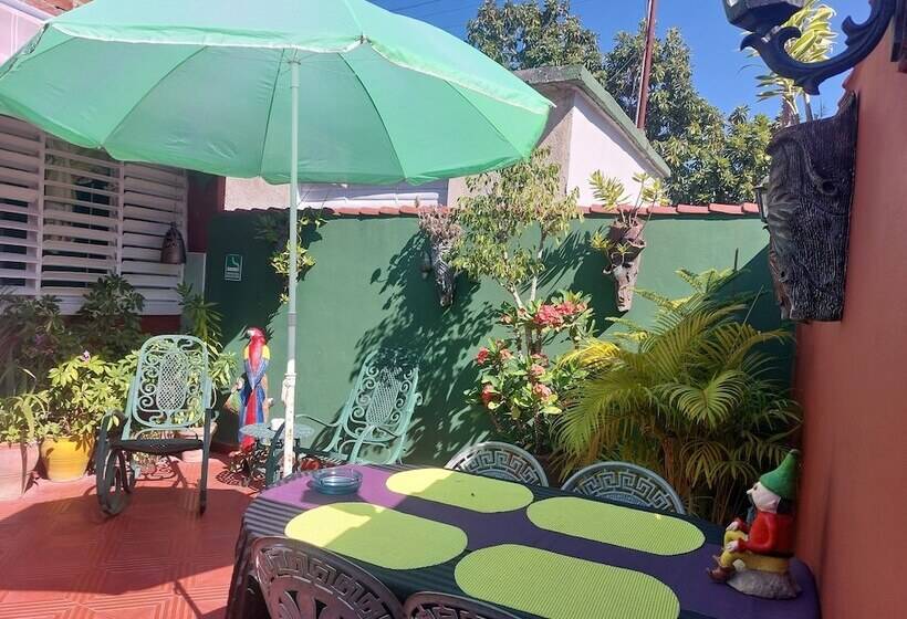 Majatalo Hostal Solaire