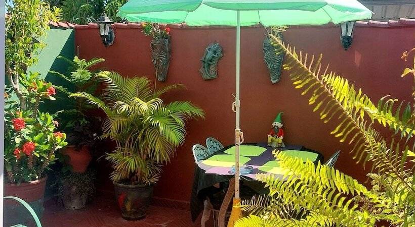 Majatalo Hostal Solaire