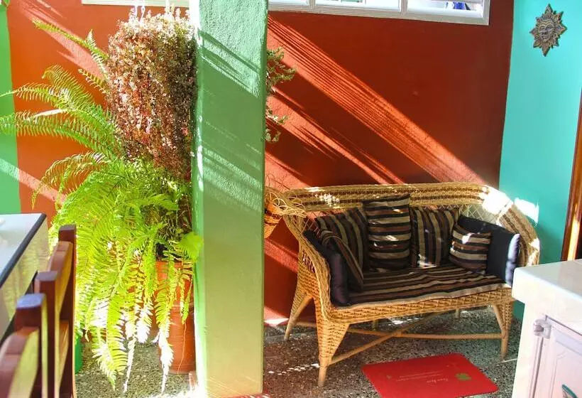 ペンション Hostal Solaire