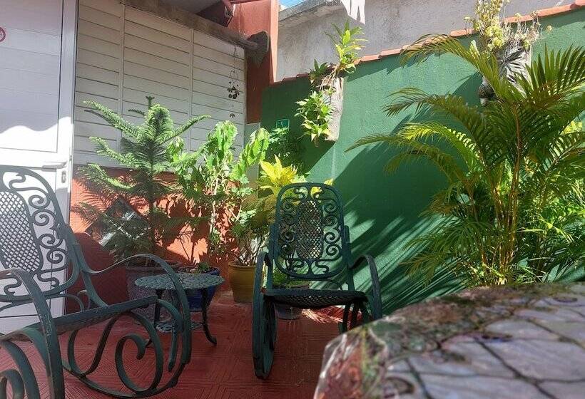 Majatalo Hostal Solaire