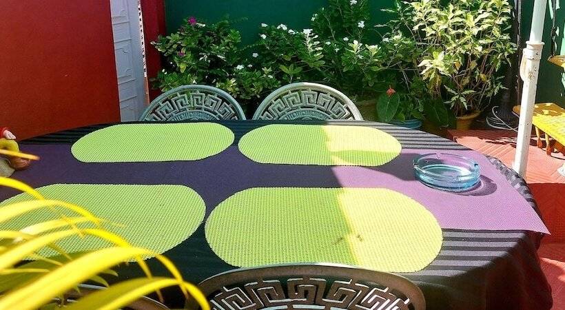 Majatalo Hostal Solaire