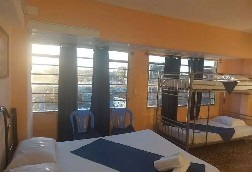 ペンション Hostal Solaire