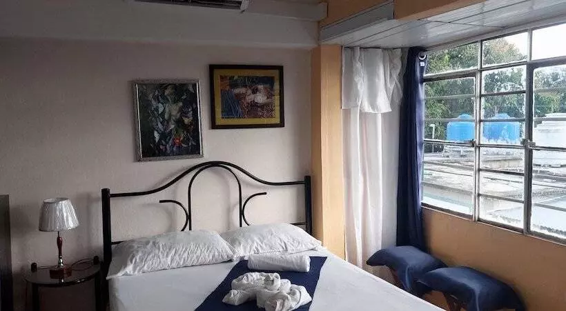 ペンション Hostal Solaire