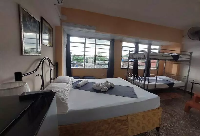 ペンション Hostal Solaire