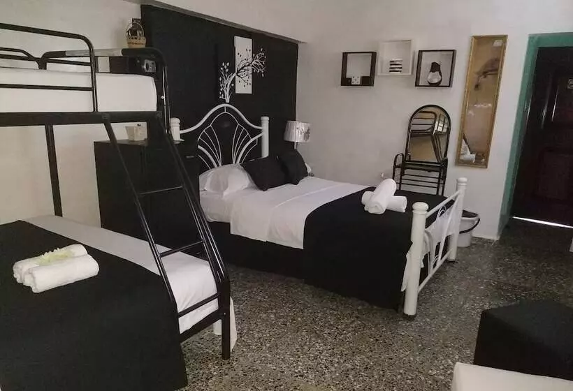 ペンション Hostal Solaire