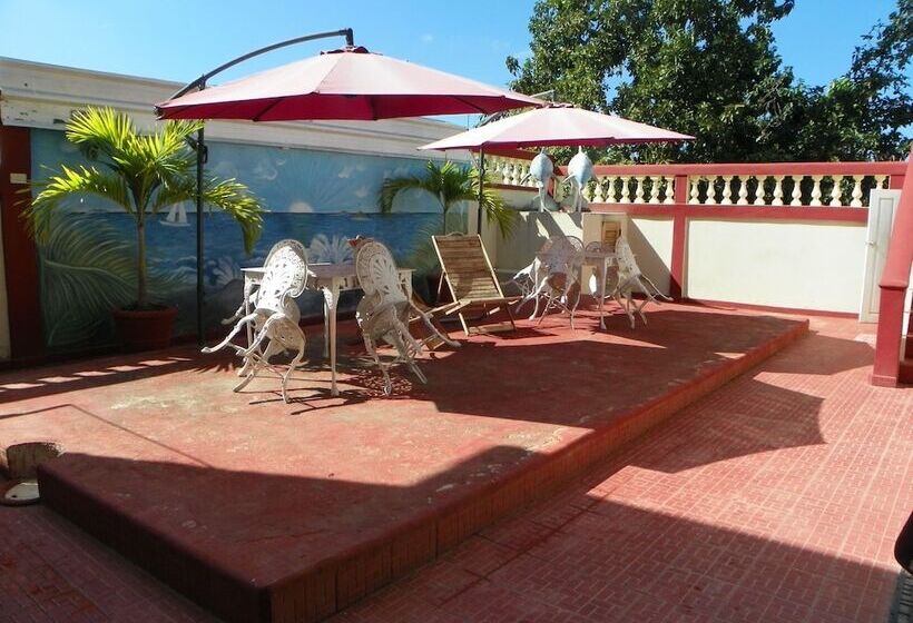 پانسیون Villa Plata Tropical