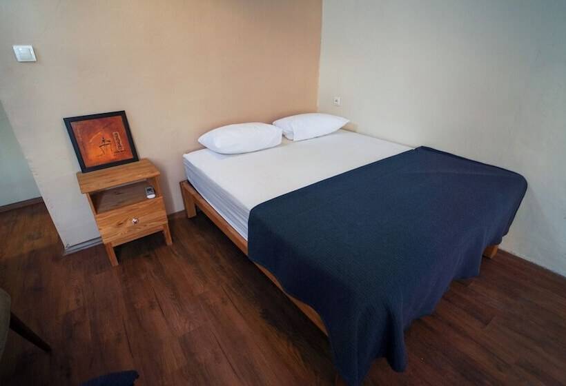 هتل Pin Traveler House