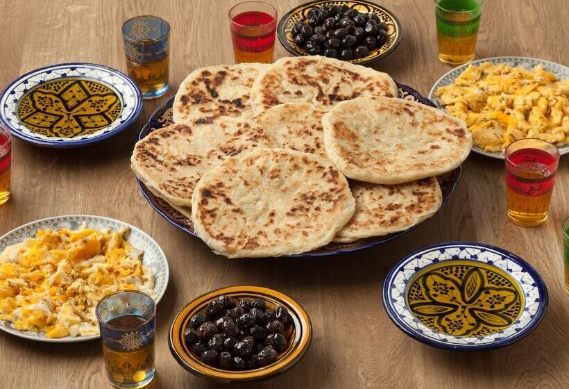 پانسیون Asarag Lodge, Mirlft Centre