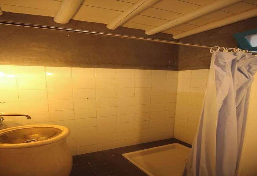 پانسیون Asarag Lodge, Mirlft Centre