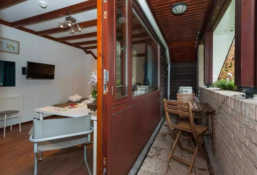 Aamiaismajoitus (B&B) Maupertuus Bennekom