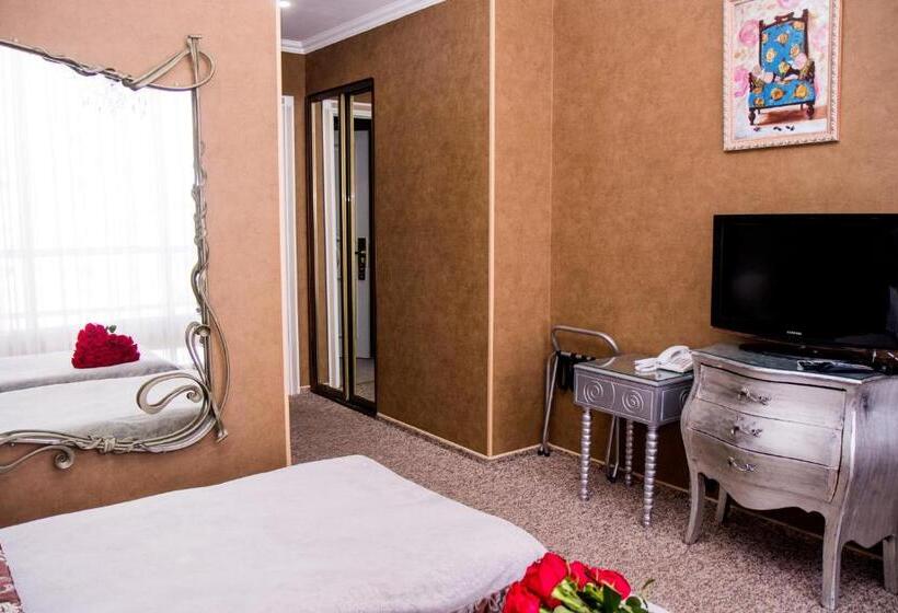 Boutique Spa Casino Hotel Lybid Plaza