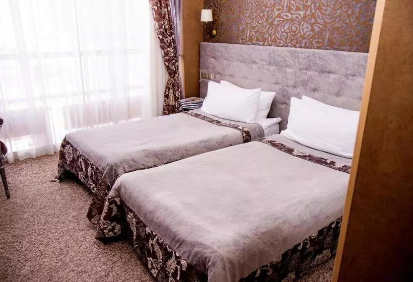 Boutique Spa Casino Hotel Lybid Plaza