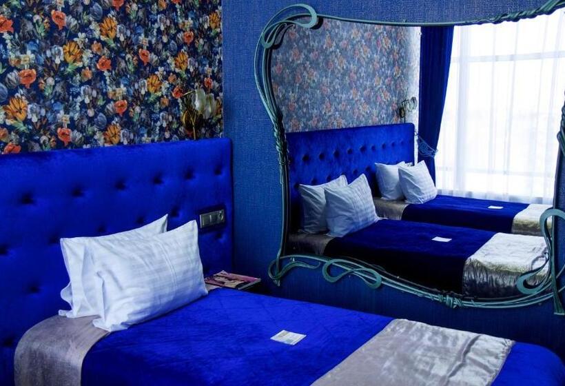 Boutique Spa Casino Hotel Lybid Plaza