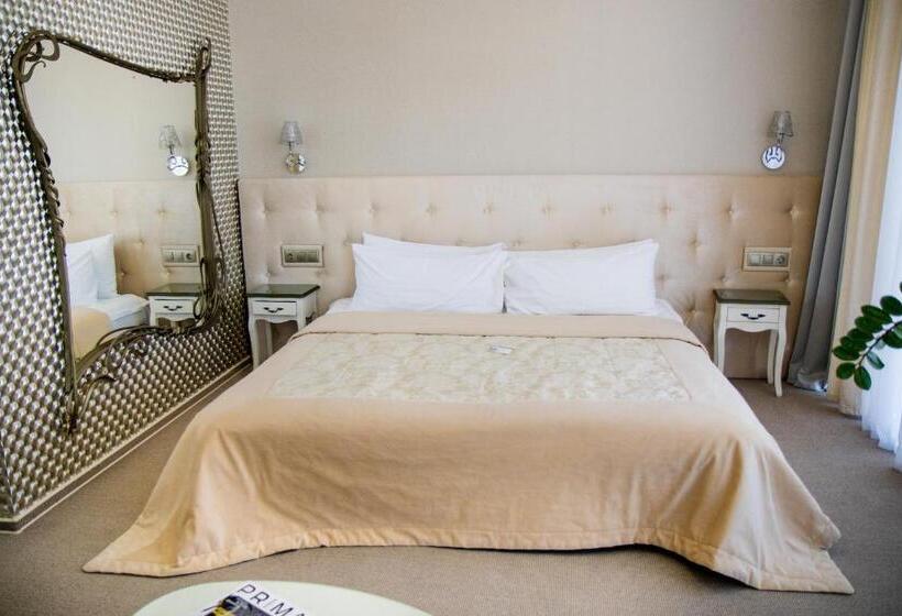 Boutique Spa Casino Hotel Lybid Plaza