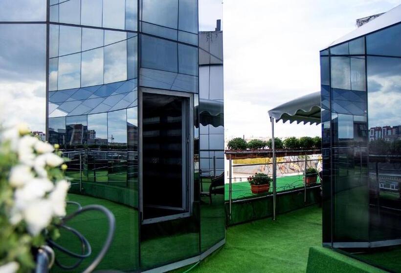 Boutique Spa Casino Hotel Lybid Plaza