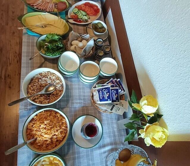 Cronin S Guesthouse Bed & Breakfast