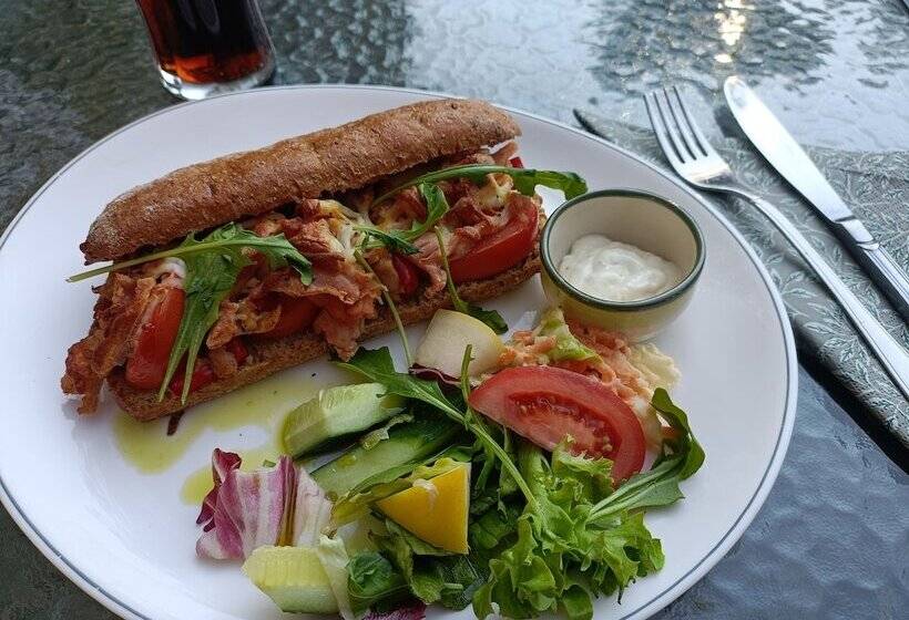 Cronin S Guesthouse Bed & Breakfast