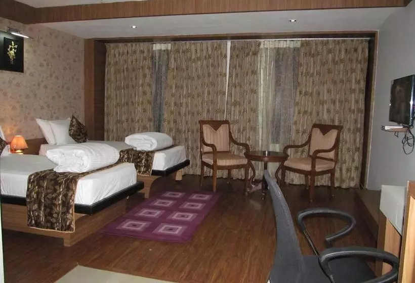 Hotel Maple Wood