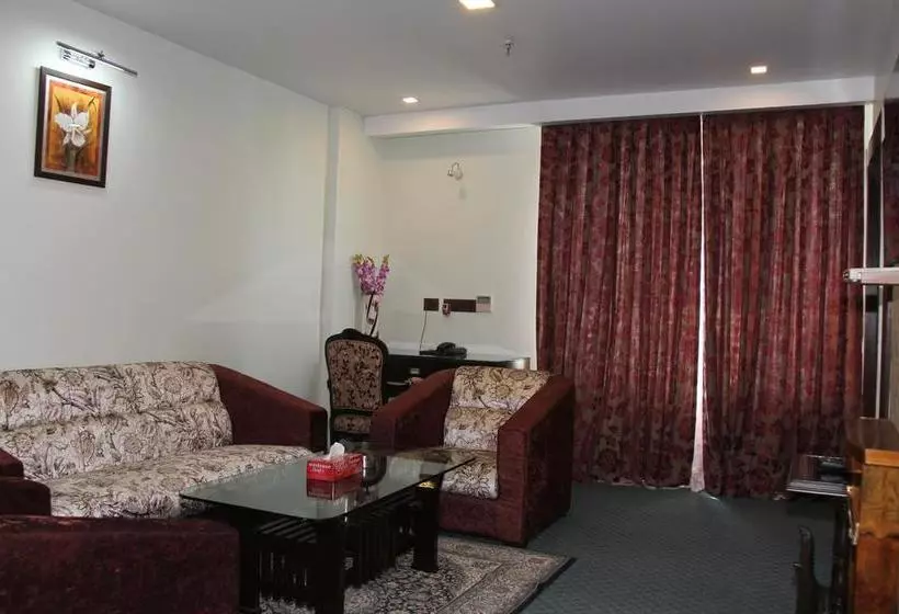 Hotel Maple Wood