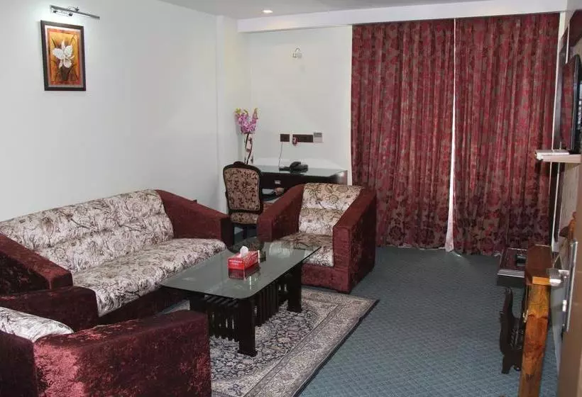 Hotel Maple Wood