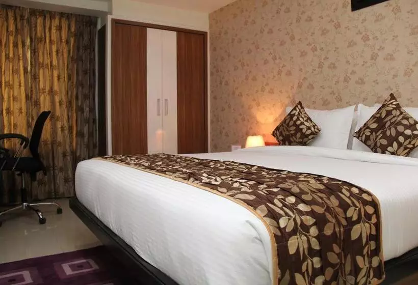 Hotel Maple Wood