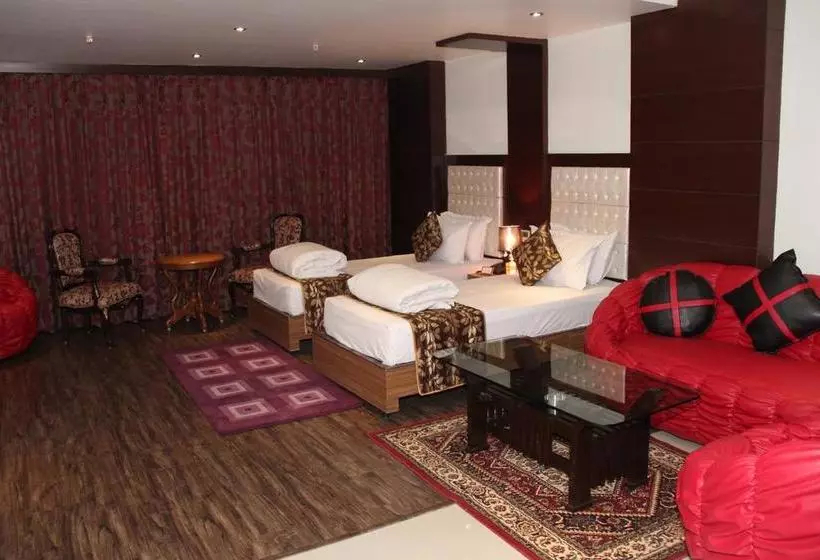 Hotel Maple Wood