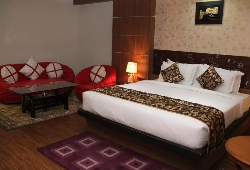 Hotel Maple Wood