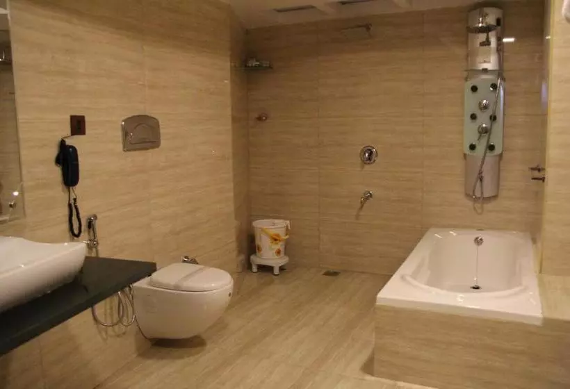 Hotel Maple Wood