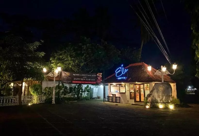 The Nalaya Hotel & Resto