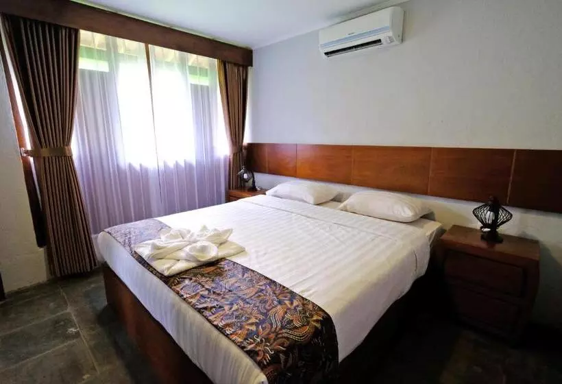The Nalaya Hotel & Resto