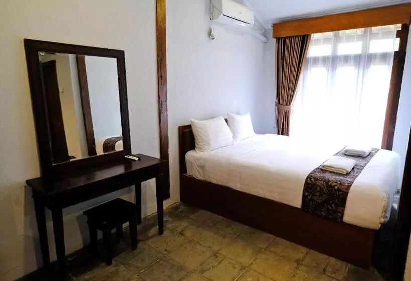 The Nalaya Hotel & Resto