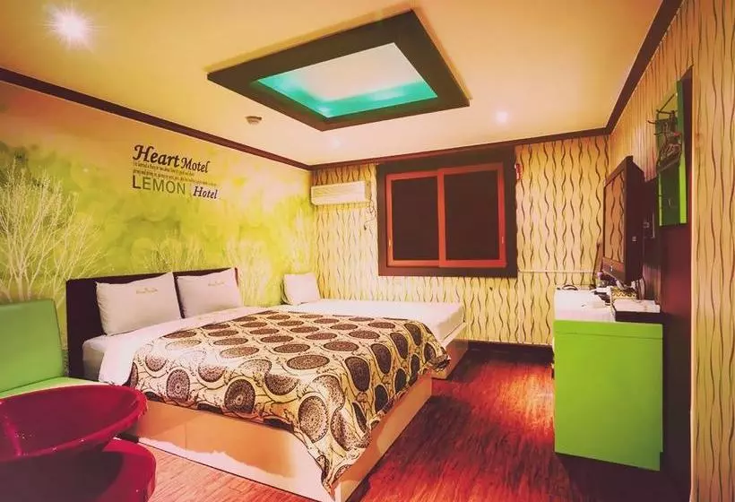 Theme Motel